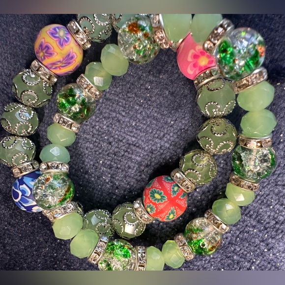 Beautiful Asian Style Beaded Bracelets - Picture 3 of 9